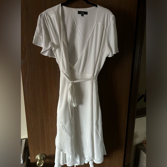 Lulu’s white wrap mini dress - Picture 1 of 5